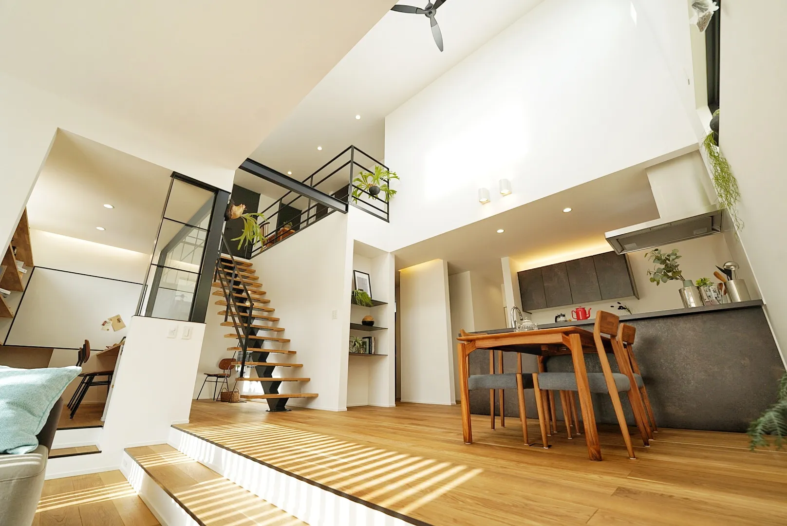 スケルトン階段