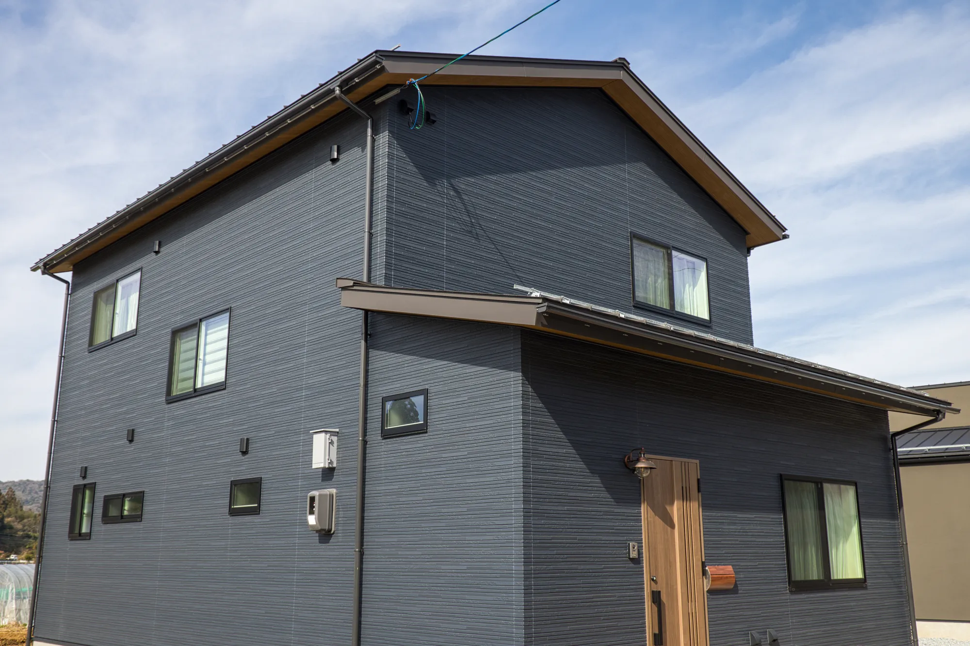 切り妻屋根の外観